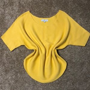 Sweater knit short sleeve boat neck top